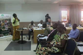 Mushroom sellers, Odumasi-Konongo.JPG